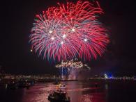 Xena Vuurwerk verzorgde in 2015 de professionele vuurwerkshows op het IJ tijdens Sail Amsterdam